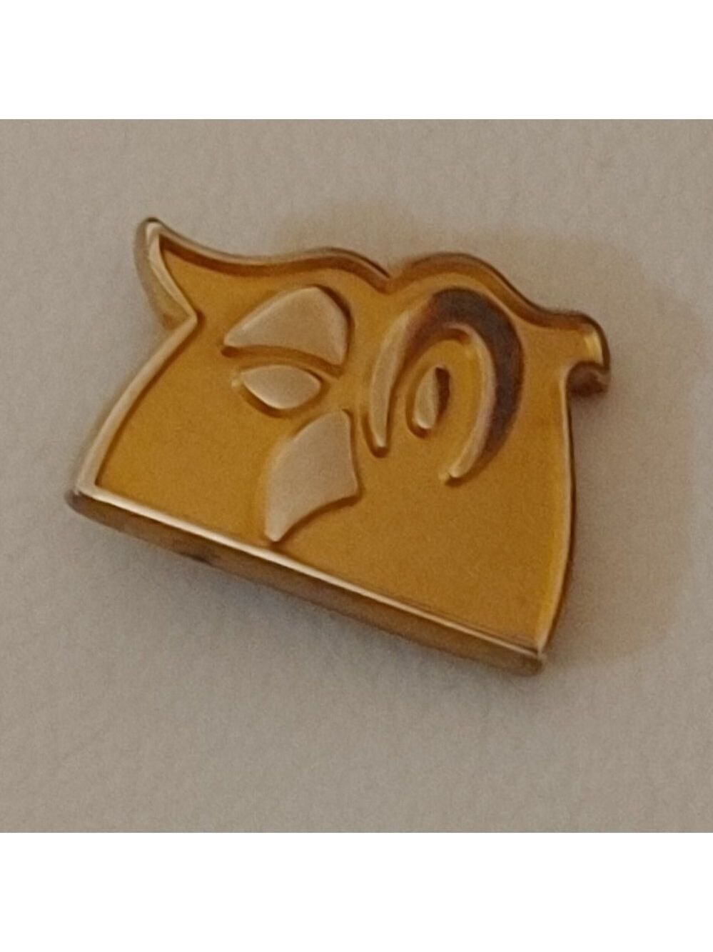 Couche-Tard Owl Pin 1 1/100th 10 K Gold Pin